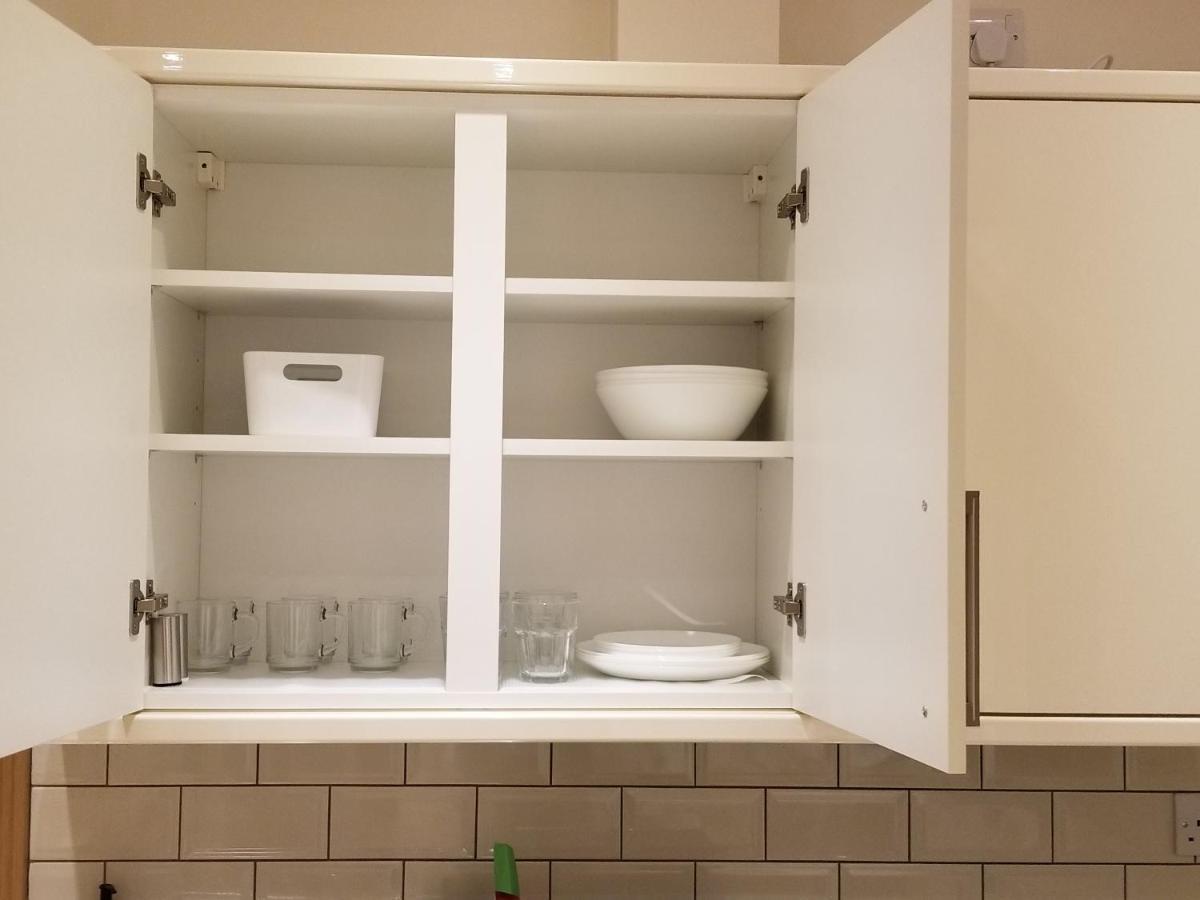 London Luxury Apartment 4 Bedroom Sleeps 12 People With 4 Bathrooms 1 Min Walk From Station Wanstead Exterior foto